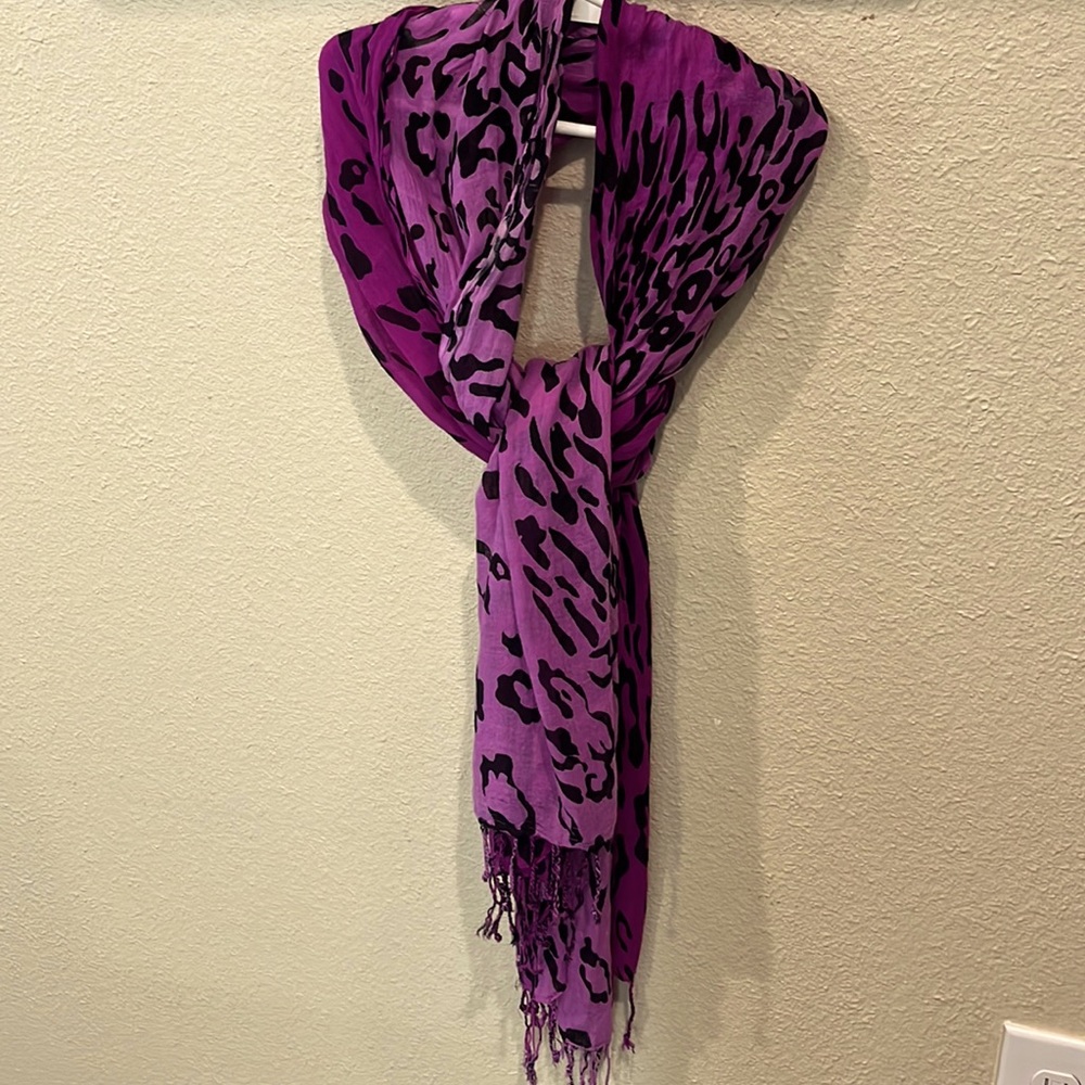 Pink leopard print scarf
